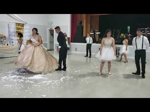 Video: Quinceanera Cade Al Ballo Della Sua Festa