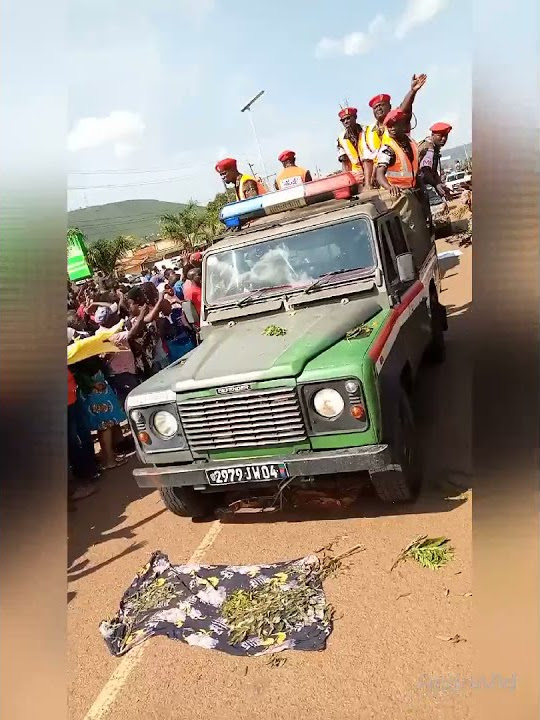 GEITA WATU WAZIMIA WAKATI WAKIUAGA MWILI WA MAREHEM RAIS JPM