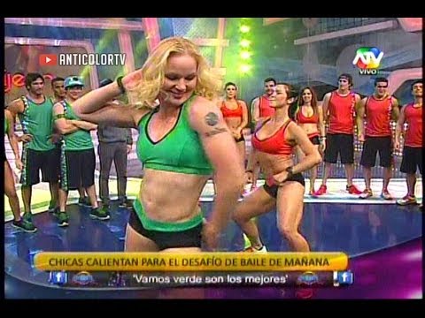 COMBATE Valentina baila mejor que Paloma [Valentina y Paloma bailan para el Jefe] 15/08/13