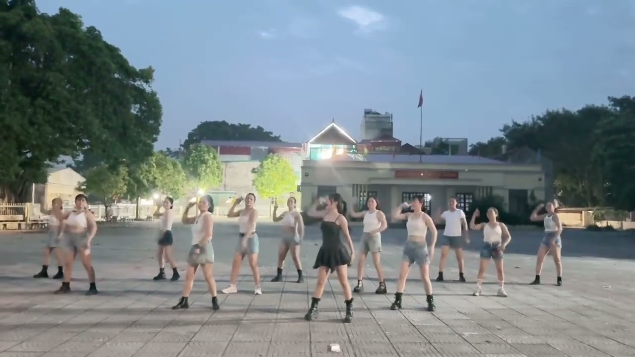 ngày 10 tháng 8, 2025