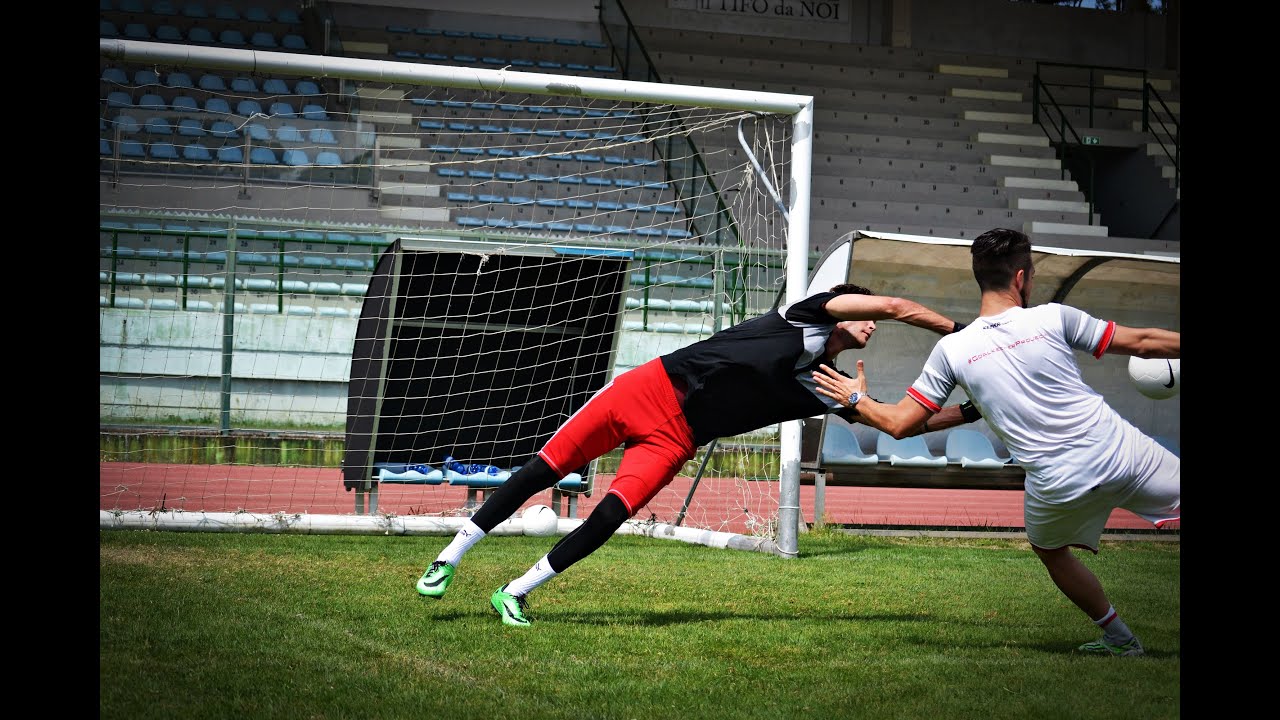 ALLENAMENTO PORTIERI - Doppia parata - Attacco palla #NatiperVolare