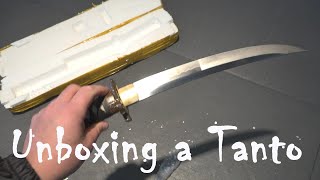 Unboxing a Tanto