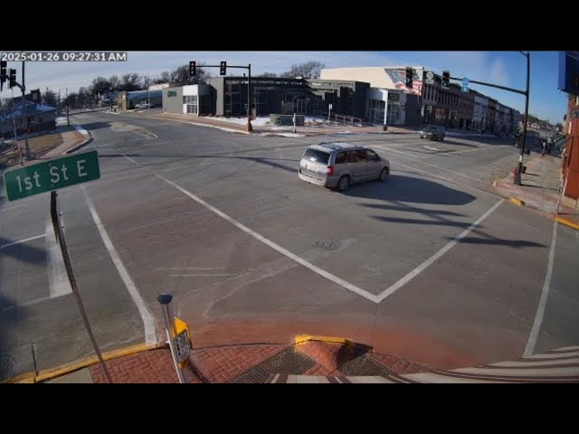Independence, IA Mustang Camera - Live from Joe's Pizza