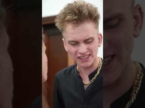 Бедная Новенькая в Богатой Школе!