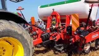 John Deere 5100r seeding corn with Gaspardo Regina