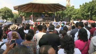 Celebrity Mass karaoke tribute to late superstar Jose Jose in Mexico | AFP Profile