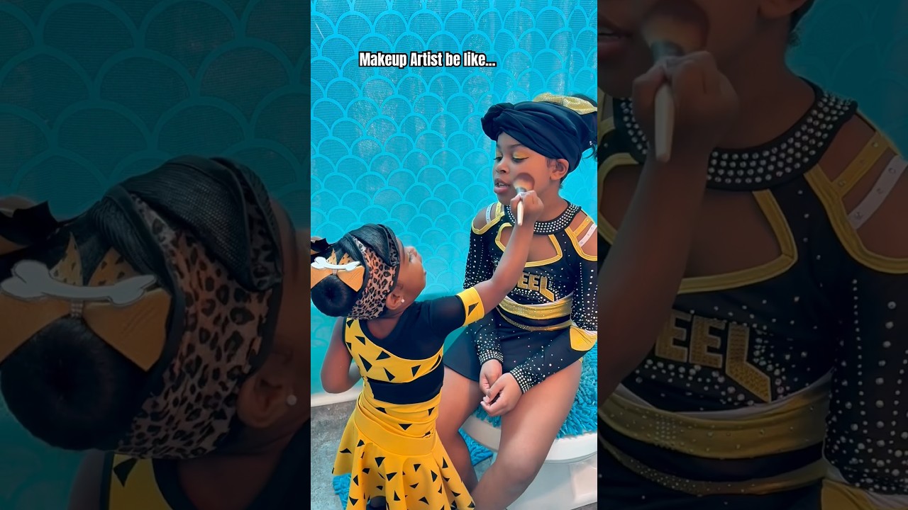 The Mini Makeup Artist 👩🏽‍🎤