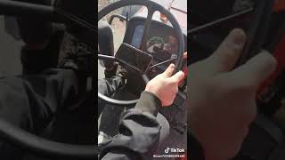 Direksonla Araba Oyunu Oynuyan Adam