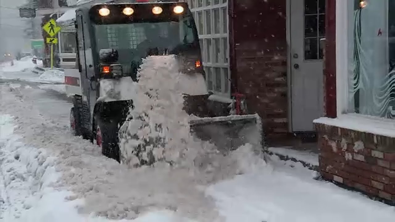 Digging out from the snow in Rockland County - YouTube