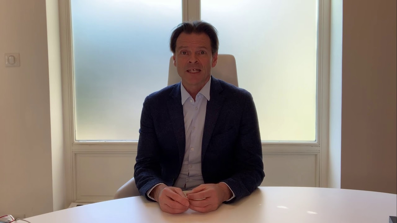 J'ai les seins qui tombent que faire ? Présentation du lifting des seins par le Dr Réau à Bordeaux