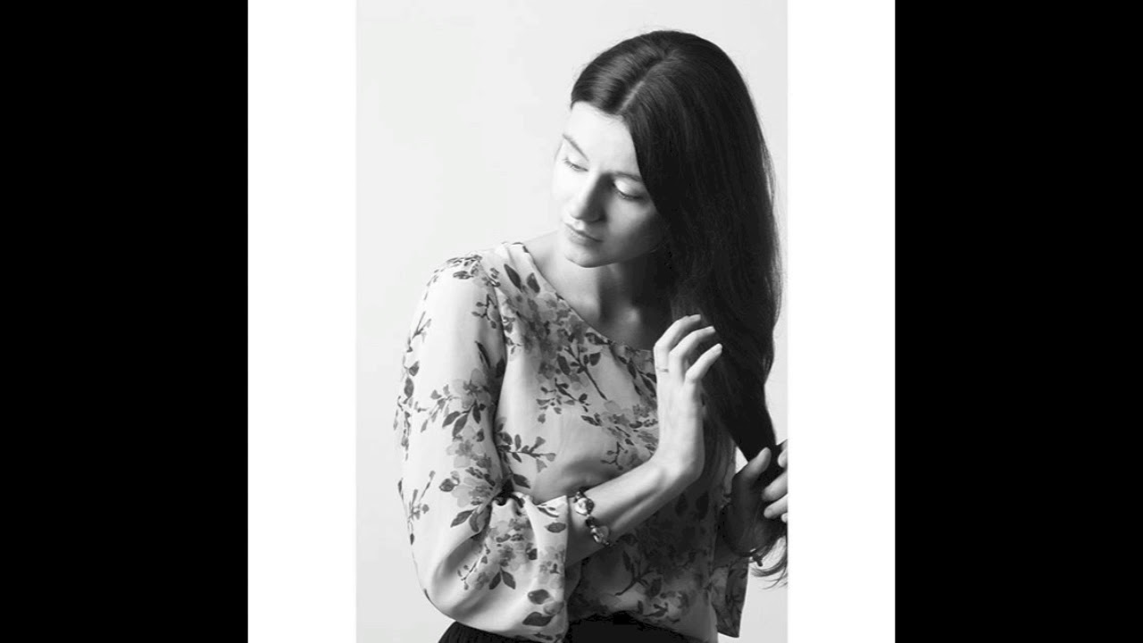 Laura Bianca - Tell Me - YouTube