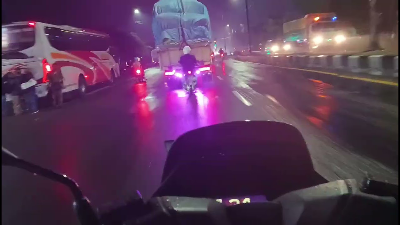 Nuansa  riding malam hari