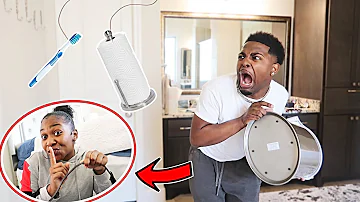 HILARIOUS Haunted Bathroom PRANK On My Boyfriend!