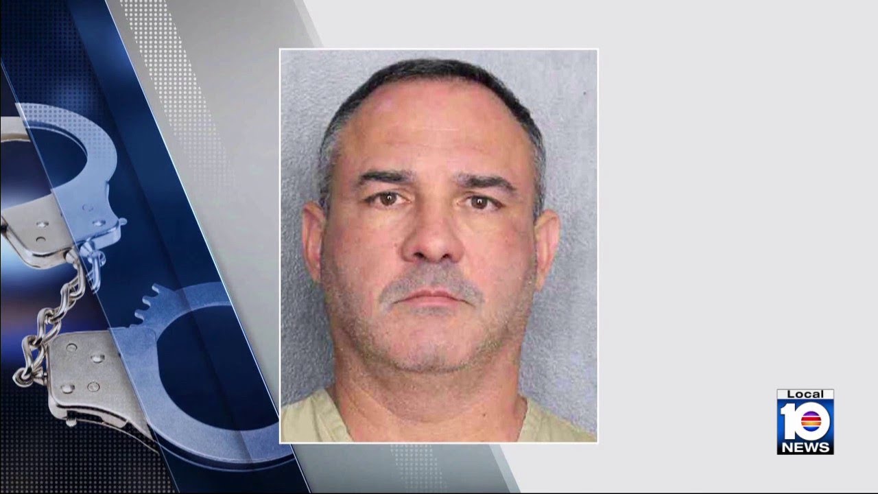 Hollywood police lieutenant faces domestic battery charge, court records show