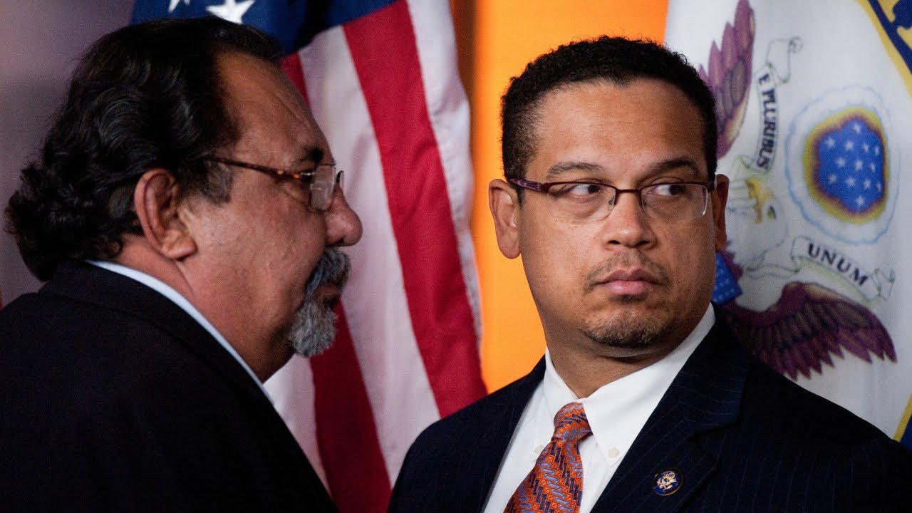 Главный демократ раскрыл свою личность и выглядит "чертовски виновным" после того, как всплыла ко...