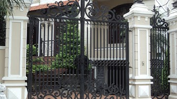 Cổng sắt hoa văn đẹp cho biệt thự nhà chủ tịch tỉnh đồng nai Sắt Rèn Nghệ Thuật Vĩnh Cửu