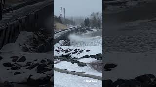 Wind and waves at Duluth's Canal Park #shorts