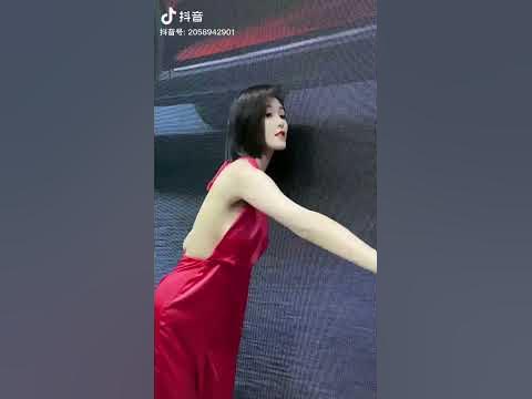 lihat pakaian wanita ini sampai kelihatan susunya - YouTube