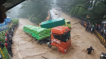 Cuaca Semakin Memburuk‼️Truk Super Panjang Dari China Terjebak Total Di Tanjakan Sitinjau Lauik