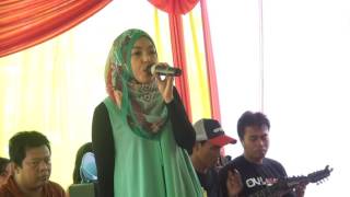 Dewi Soneta Femina - Sekuntum Mawar Merah