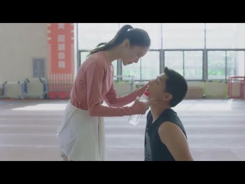 💗金晨亲密撩骚，王安宇瞬间僵硬不知所措  【炽道 Falling into You】