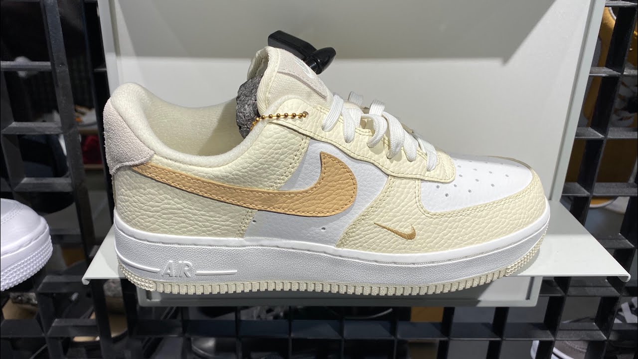 【NIKE】AIR FORCE 1 LIGHT BONE AND COCONUT MILK Nike Air Force 1 Low (Coconut Milk/Light Bone/Summit White