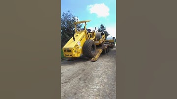 Offloading a roller from a lowloader