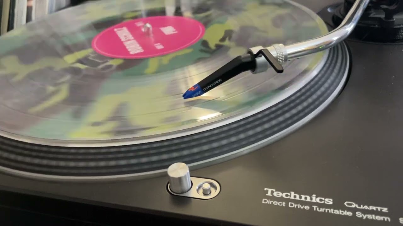 Obejrzyj Robin Schulz - Echoes / vinyl record w YouTube Obejrzyj Robin Schulz - Echoes / vinyl record w YouTube