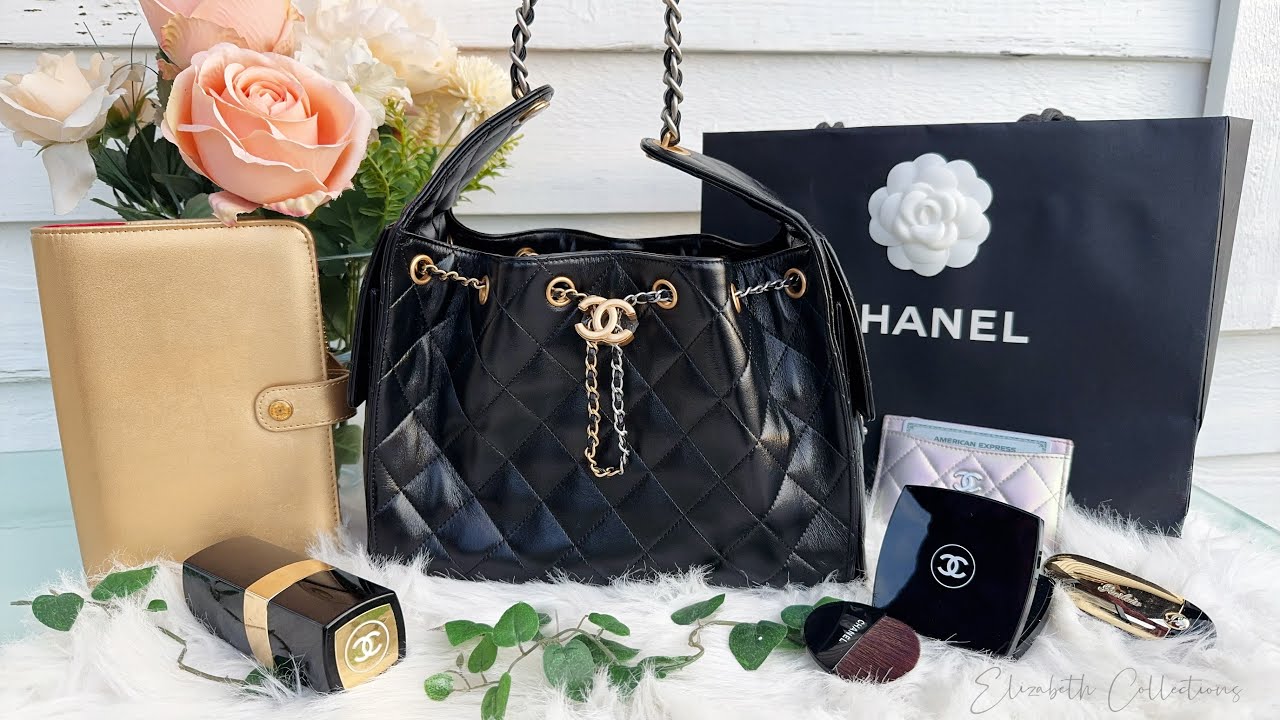 Chanel 25 Small Handbag Black Shiny Crumpled Calfskin Gold-Tone