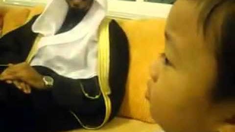 طفل يقرأ سورة التين