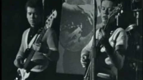 Ronnie Bird - Fais Attention