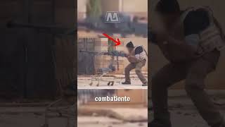 Combatientes del Estado Islámico disparan ametralladoras pesadas desde carritos de la compra