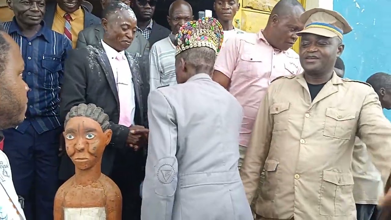 KALAMBAYI KALAMBAYI DOYEN DIVIN EST LE NOUVEAU CHEF DE SECTEUR DE TSHIYAMBA