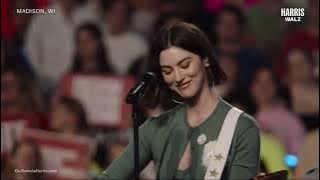 Download lagu Gracie Abrams performing “Free Now”