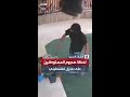 مستوطنون يهاجمون بالحجارة منزل فلسطيني في بلدة صوريف قرب الخليل 