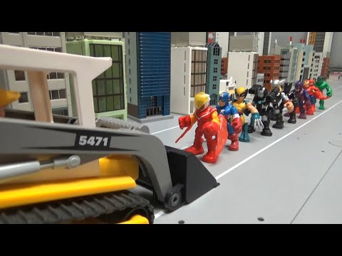 Spiderman 10 Super Heroes Loading on a <strong>bulldozer</strong> 스파이더맨 10명 슈퍼히어로 불도저에 싣기