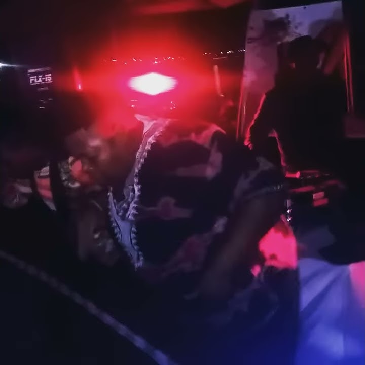 Afrizulu ft Sbopho n Mthosh - emakamereni
