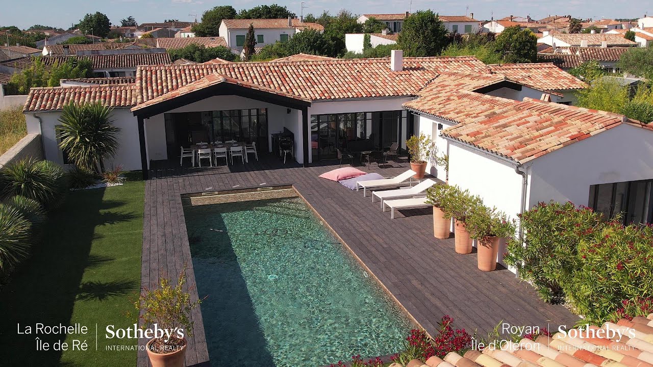 ÎLE DE RÉ - SAINTE MARIE DE RÉ - MAISON D'ARCHITECTE DE PRESTIGE