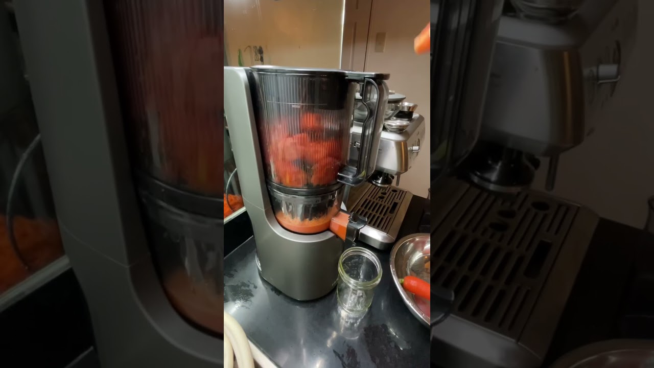 Hurom H200 slow juicer - YouTube