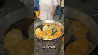 CHOLE BHATURE😍| Indian Street Food