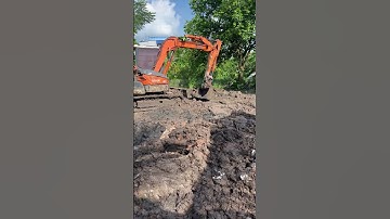 Máy xúc vượt cạn thành công #xcavator #excavator  #mayxuc