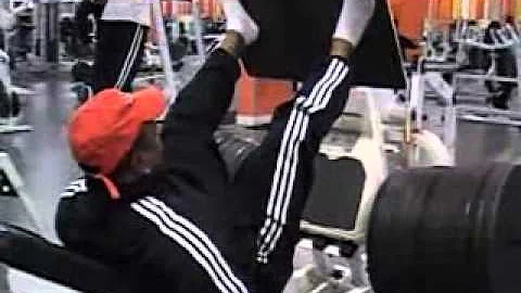 Bodybuilders Paul Hartley and Jason Goddard Quest ...