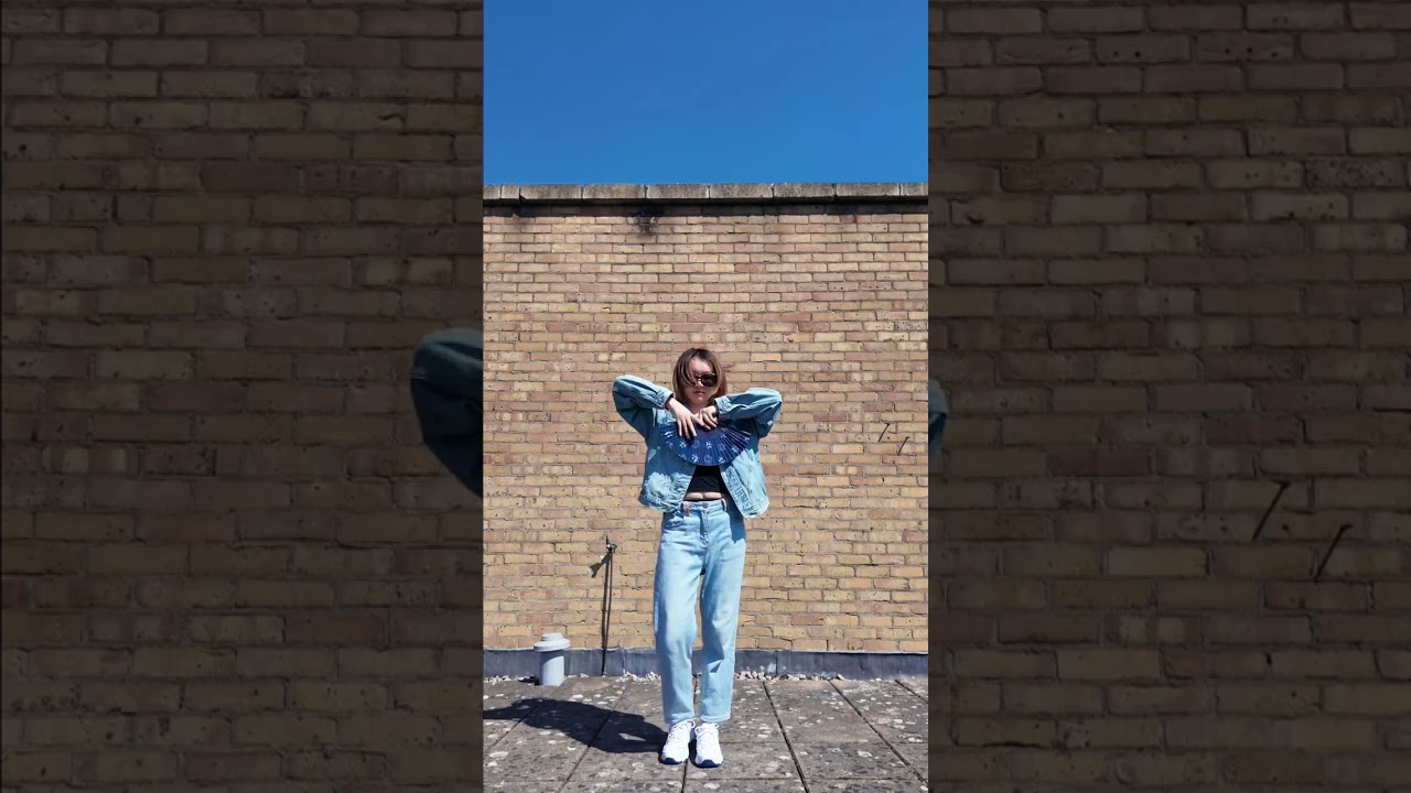Chinese Transition Dance - 青花瓷 #outfiechange #transformation bekijken op YouTube Chinese Transition Dance - 青花瓷 #outfiechange #transformation bekijken op YouTube