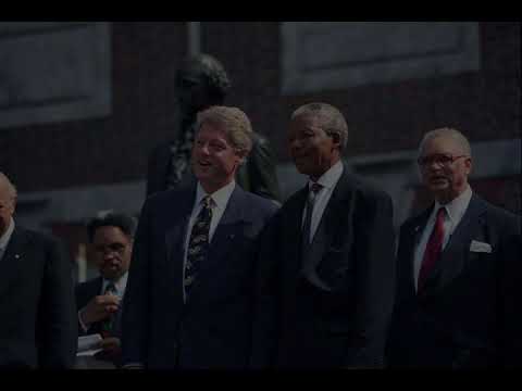 Video: Nelson Mandela Čistá hodnota: Wiki, ženatý, rodina, svadba, plat, súrodenci