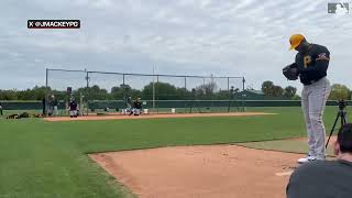 Aroldis Chapman throwing at Spring Training   02 15 2024