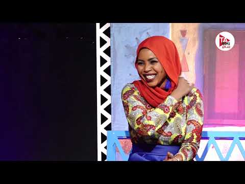 نوربيتنا الفنانه انصاف فتحي النساء فى غرب السودان هم البلحنو الغناء
