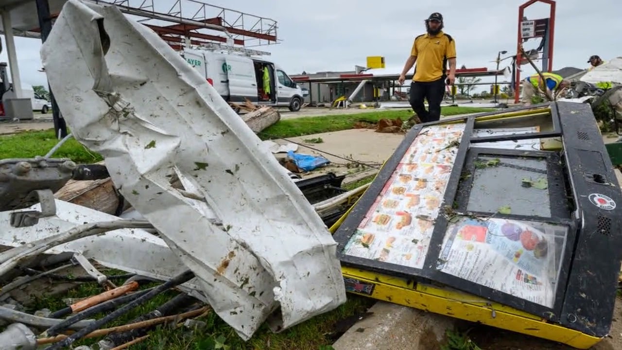 Tornadoes cause damage around Kansas City area Tuesday evening - YouTube