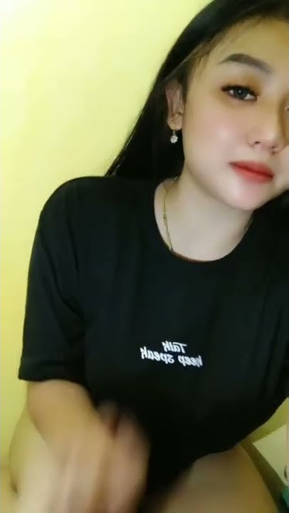 cewek tiktok goyang hot bikin si joni berdiri😂#viralshorts #videoshorts #shorts