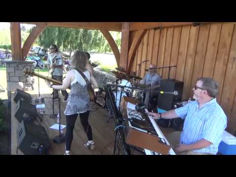 Lisa Mann & Diane Blue at Bethany Vineyard - Move On with Michael Ballash & Pat McDougall