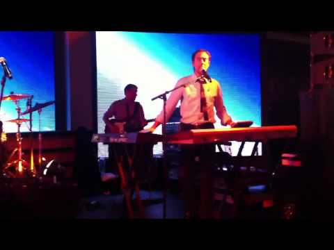 עמירן דביר ״שירו למלך״